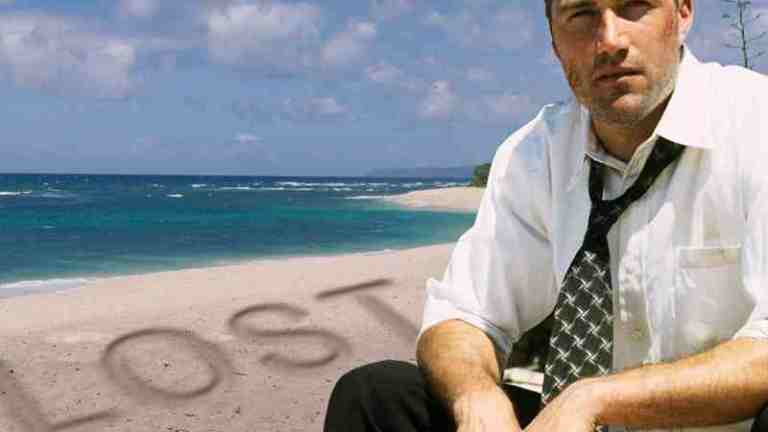 Jack (Matthew Fox) on the beach in Lost...