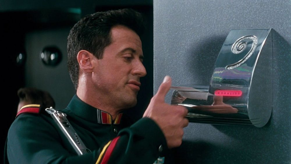 Sylvester Stallone Suing Warner Bros Over Demolition Man | Den of Geek