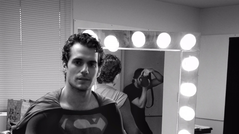 First Photo Of Henry Cavill As Superman Revealed By Zack Snyder Den Of Geek