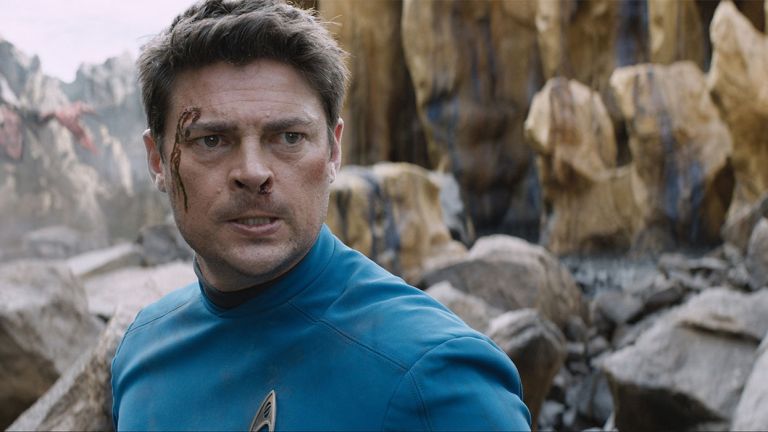 Star Trek Beyond Cast Would Love To Make Star Trek 4 Den Of Geek