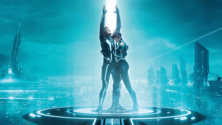 Tron Jeff Bridges Wants Olivia Wilde Back As Quorra For Vr Movie Den Of Geek