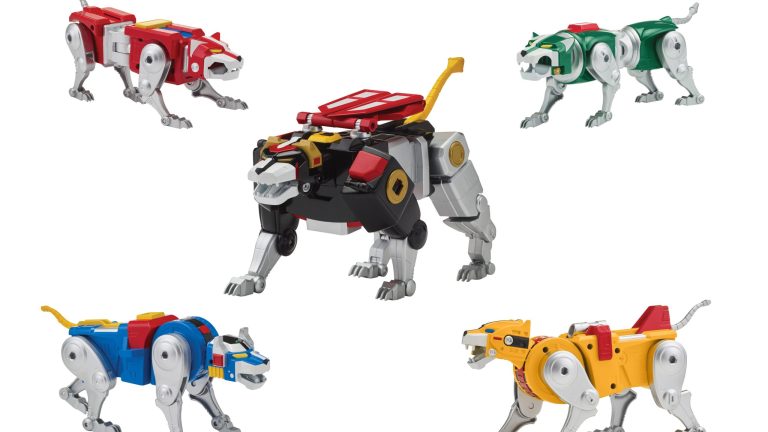 classic-voltron-84-lions-1-scaled.jpg?re