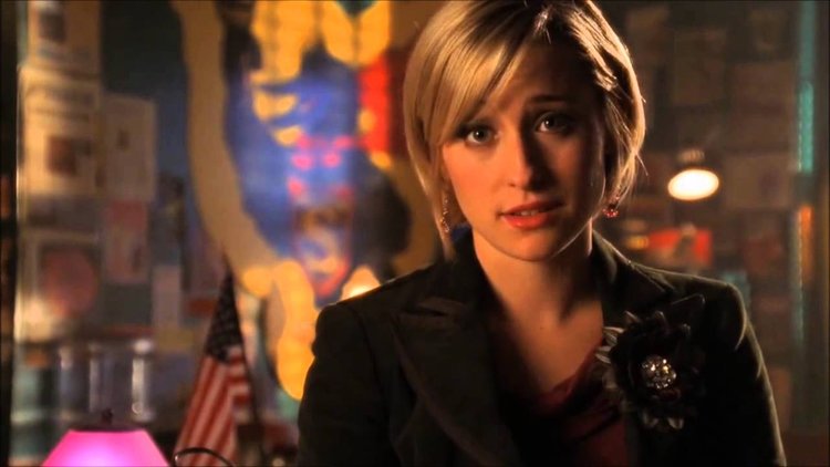 Smallvilles Allison Mack Arrested In Connection With Sex Cult Den Of Geek