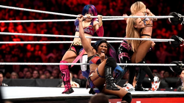 30-WOMAN ROYAL RUMBLE