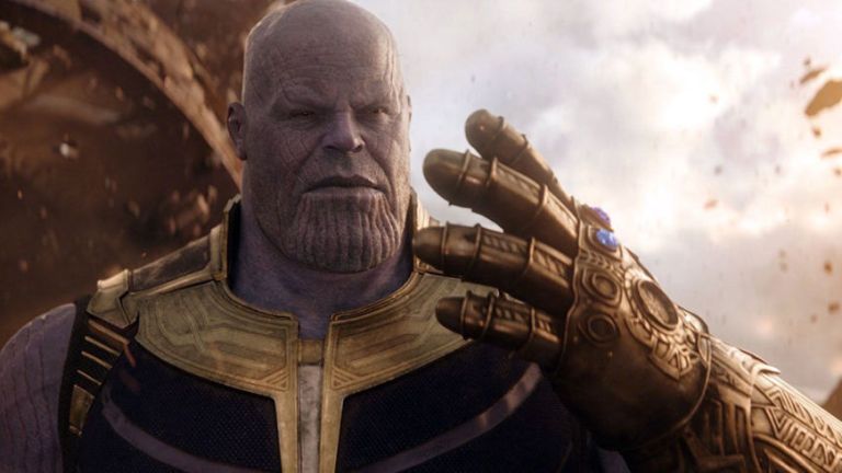 Avengers: Infinity War - Thanos With the Infinity Gauntlet