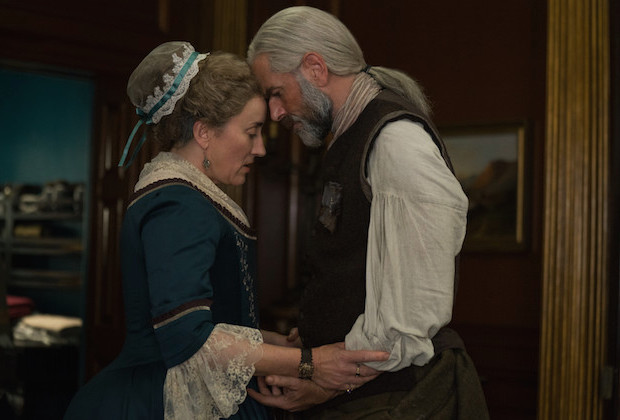 Maria Doyle Kennedy as Jocasta and Duncan Lacroix as Duncan in Outlander on Starz