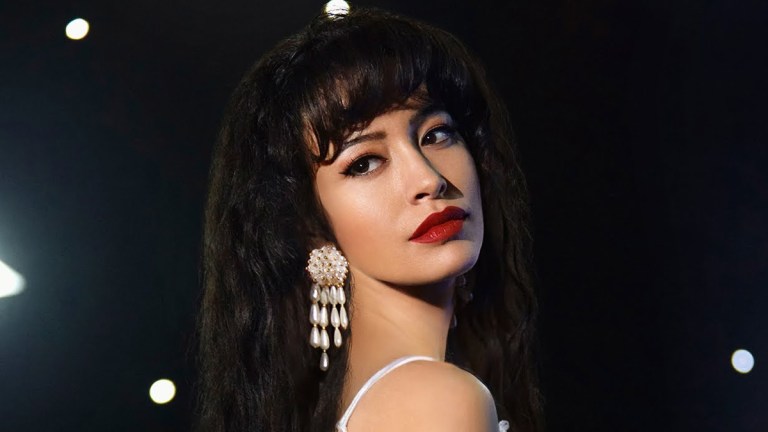 Selena Release Date And Trailer For Netflix Series With The Walking Dead S Christian Serratos Den Of Geek