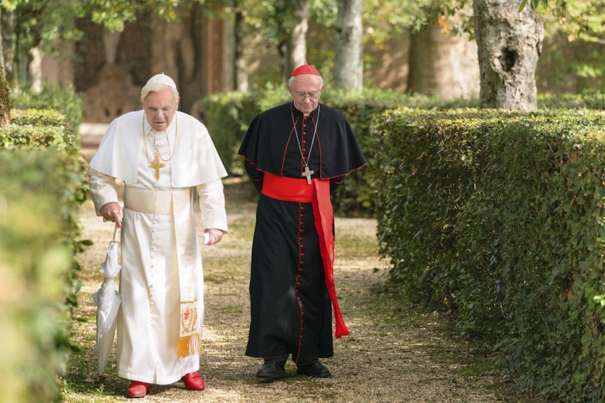 Anthony Hopkins and Jonathan Pryce in The Two Popes