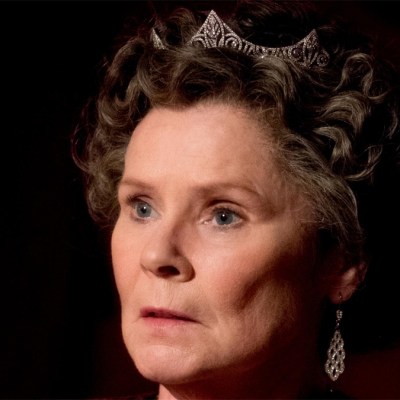 The Crown Season 5 Lesley Manville Cast As Princess Margaret Den Of Geek