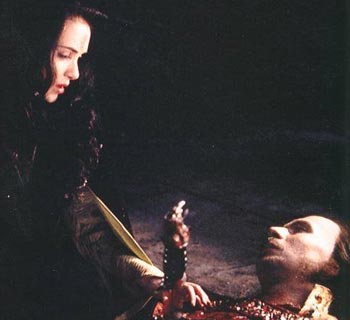Winona Ryder and Gary Oldman in Dracula (1990)