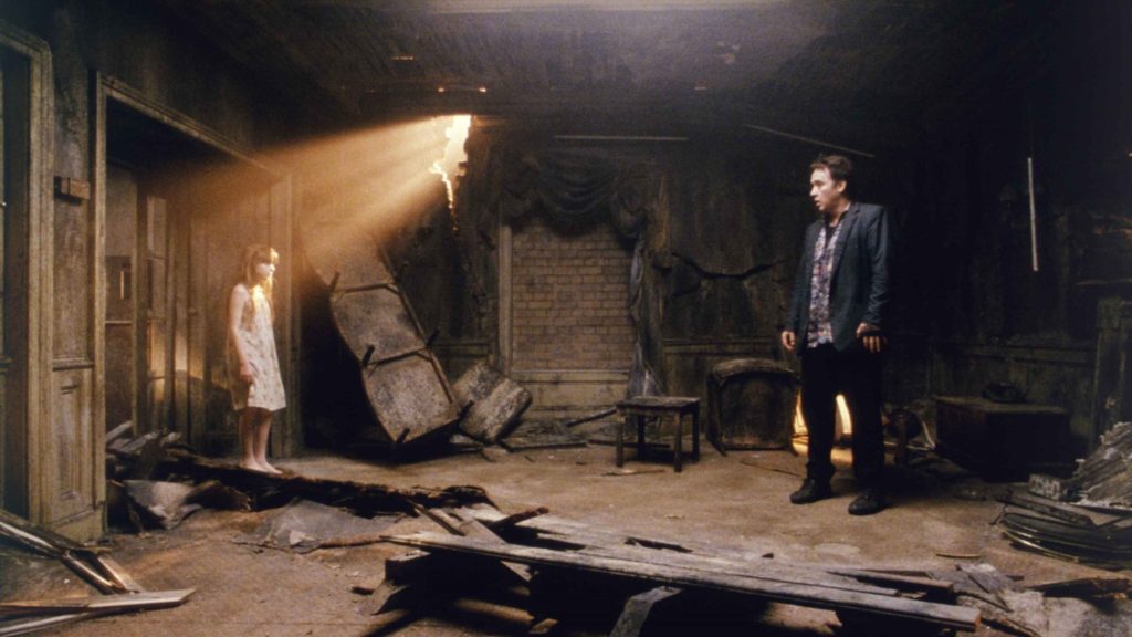Jasmine Jessica Anthony and John Cusack in 1408 (2007)