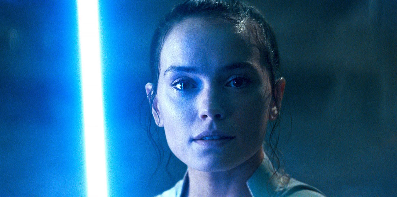 Daisy Ridley Shares Hints at Ending of STAR WARS: THE LAST JEDI