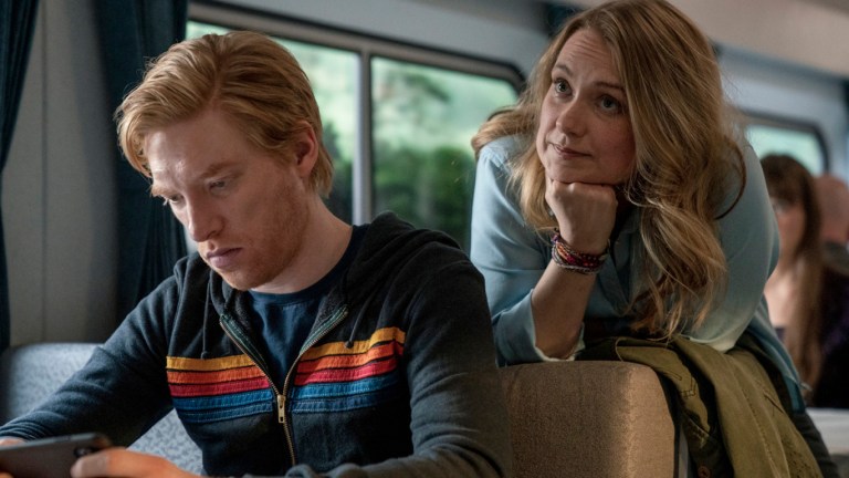 Domhnall Gleeson and Merritt Weaver in Run Season 1 Episode 2