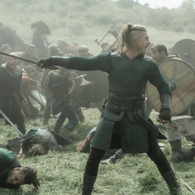 The Last Kingdom season 4 Uhtred in battle episode 4