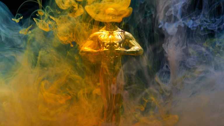 Oscars Statue in Smoke