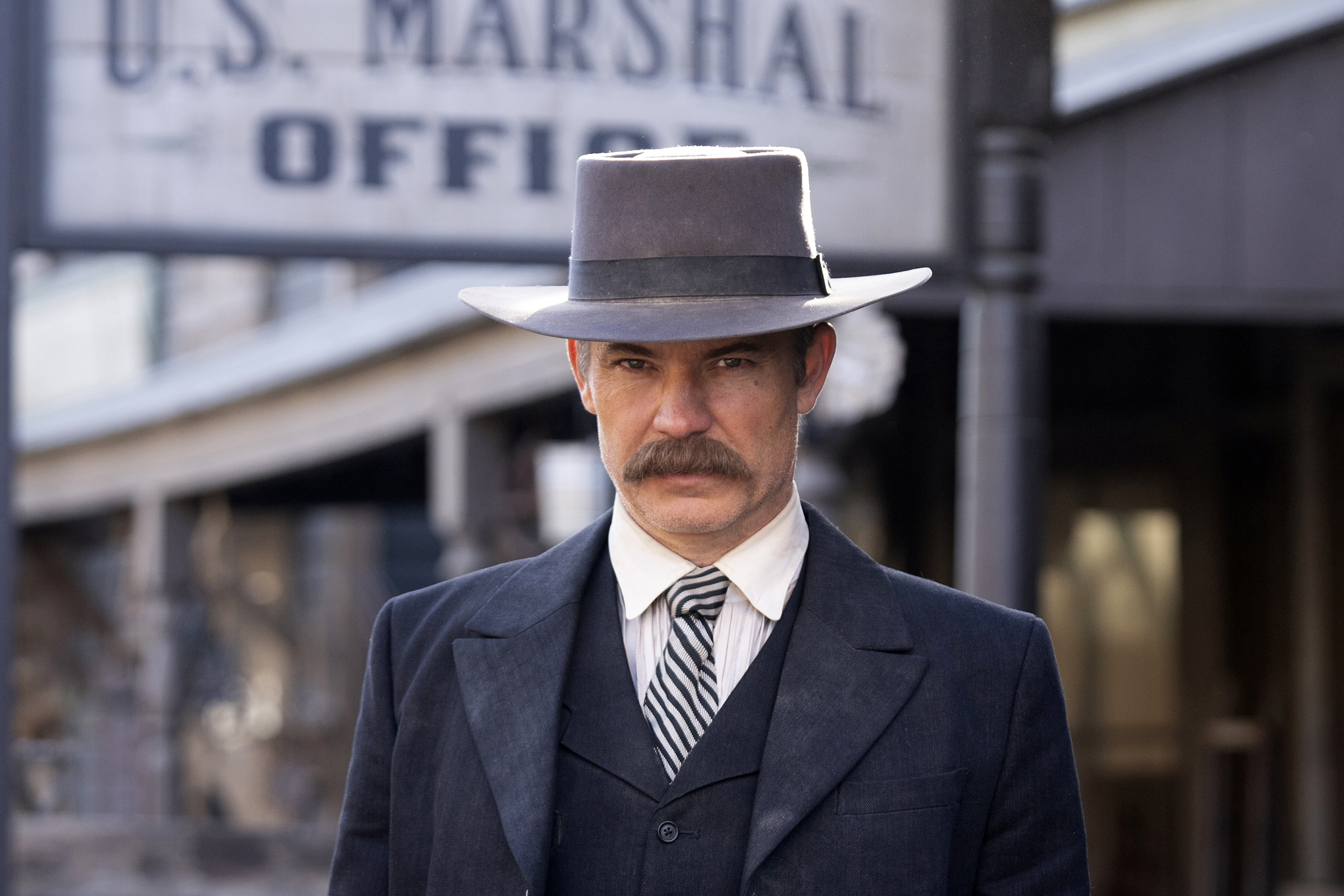 Star Wars The Mandalorian Season 2 Casts Timothy Olyphant As Sheriff In Boba Fett Armor Den Of Geek