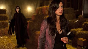 Scream 5 Brings Back Courteney Cox as Gale Weathers