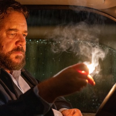 russell crowe smoking cigarettes Ralph lauren hi-res stock photography and images HD wallpaper: actors, crowe, men,