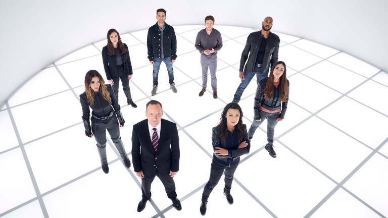 Agents of SHIELD team in circle