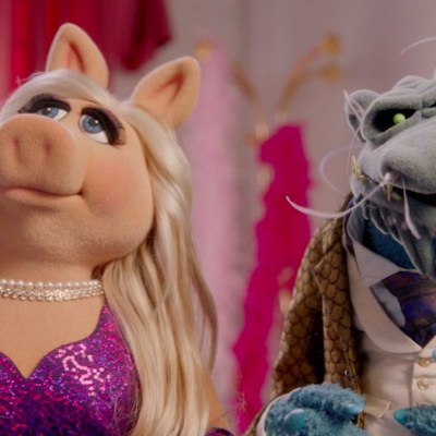 Miss Piggy and Uncle Deadly on Muppets Now