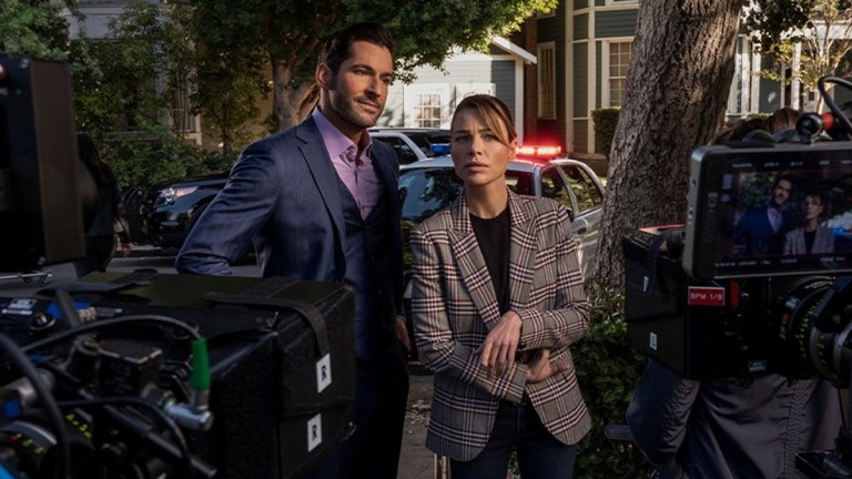 Tom Ellis and Lauren German in Lucifer Season 5, "Our Mojo"