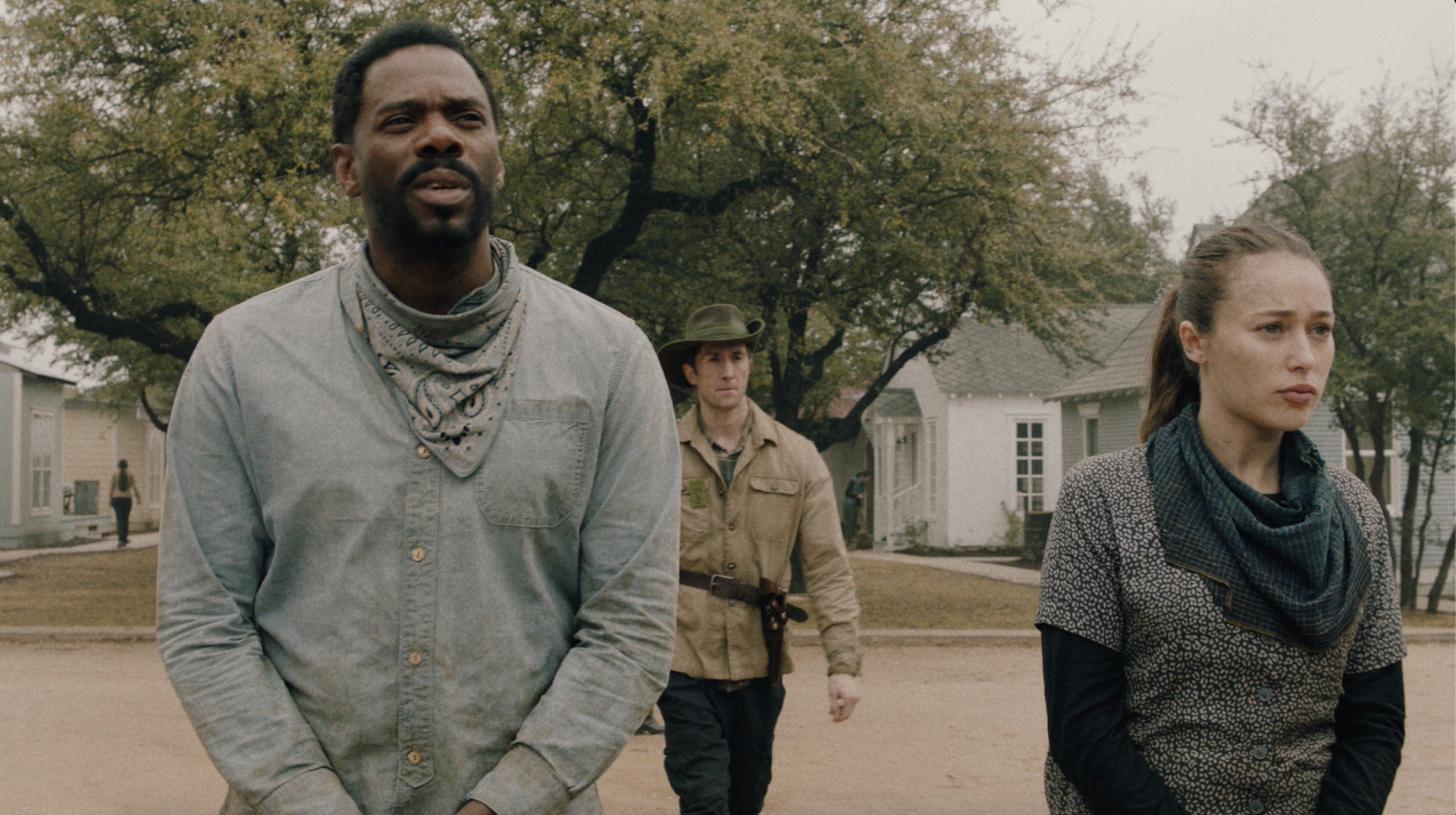 Fear The Walking Dead Season 6 Alicia And Strand Make A Friend In Episode 2 Clip Den Of Geek Fear The Walking Dead Season 6 Alicia And Strand Make A Friend In Episode 2 Clip Den Of Geek