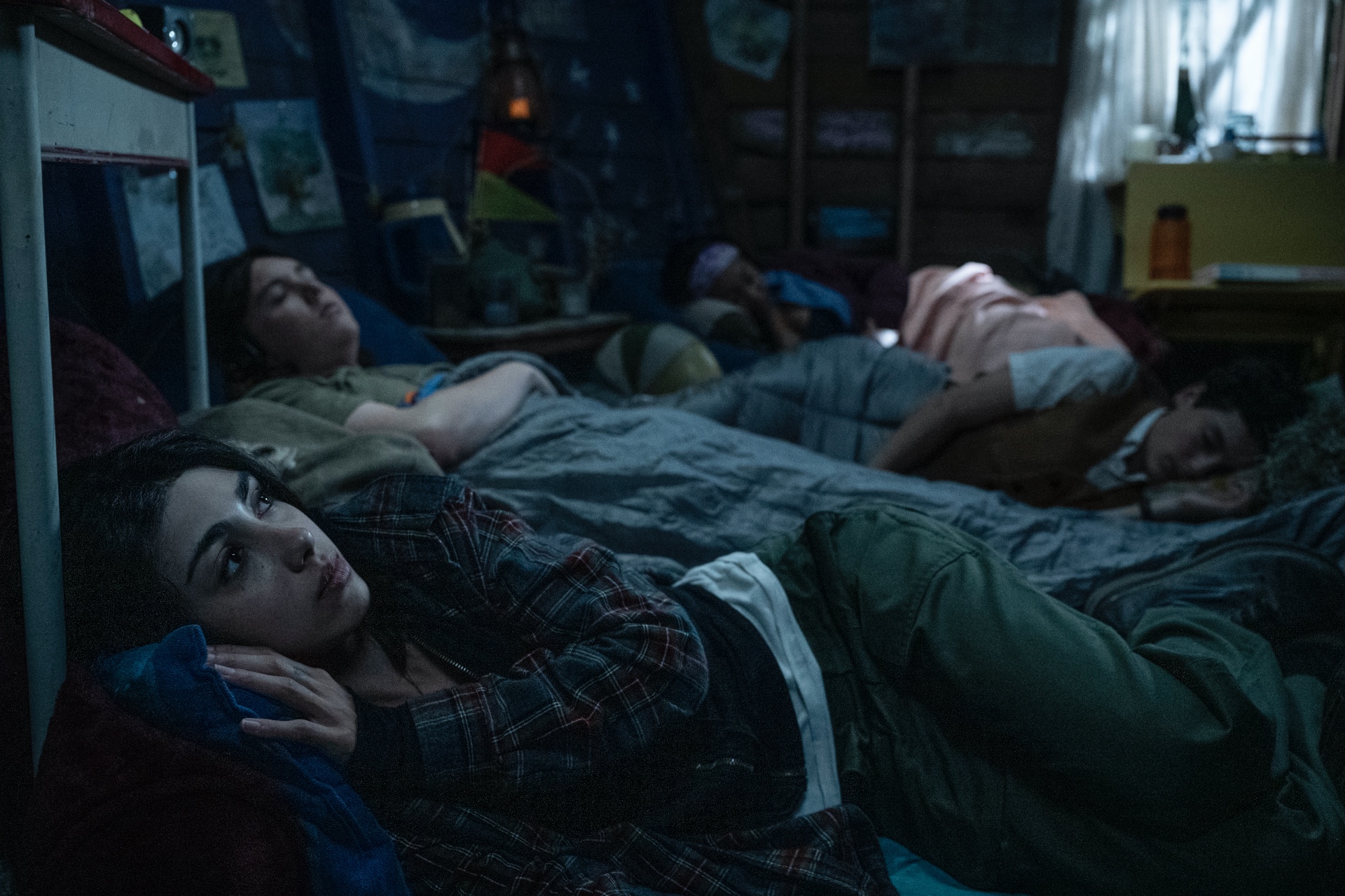 The Walking Dead World Beyond Episode 2 Review The Blaze Of Gory Den Of Geek