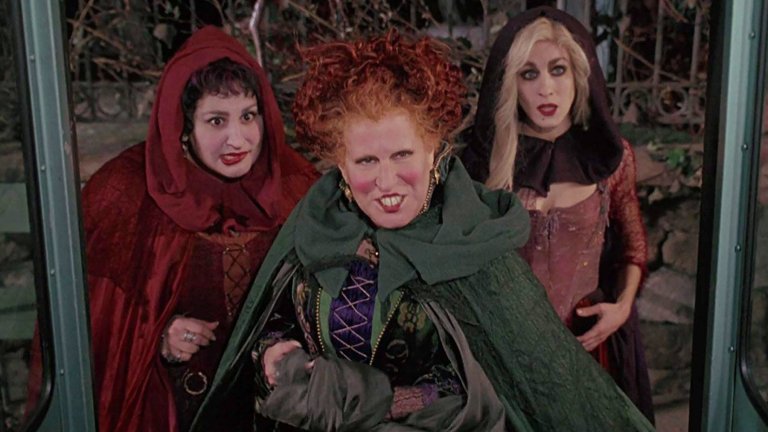 Kathy Najimy, Bette Middler, and Sarah Jessica Parker in Hocus Pocus