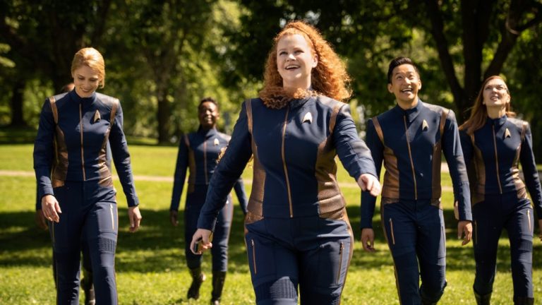 Tilly and the Discovery Crew Visit Earth in Star Trek: Discovery Season 3 Episode 3