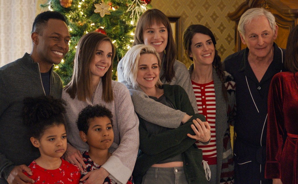 Kristen Stewart and Mackenzie Davis in Happiest Season