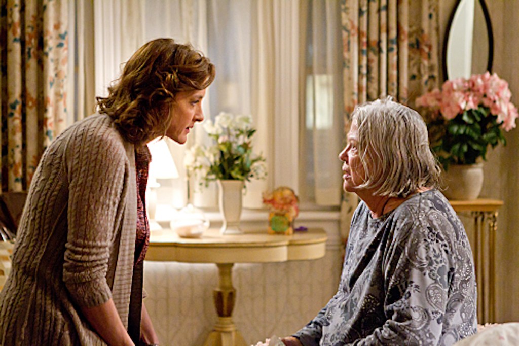 Sheila and Grammy in Shameless Season 2