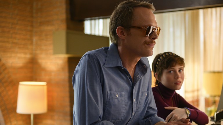 Paul Bettany and Sophia Lillis in Uncle Frank