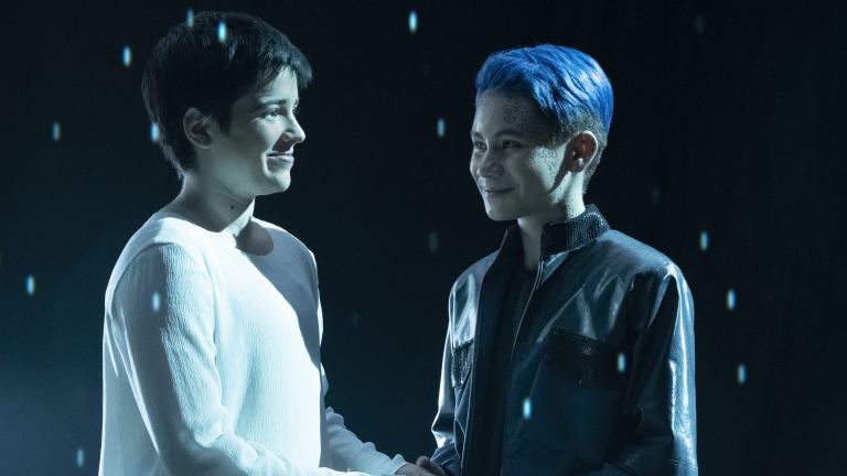 Blu del Barrio as Adira and Ian Alexander as Gray in Star Trek: Discovery