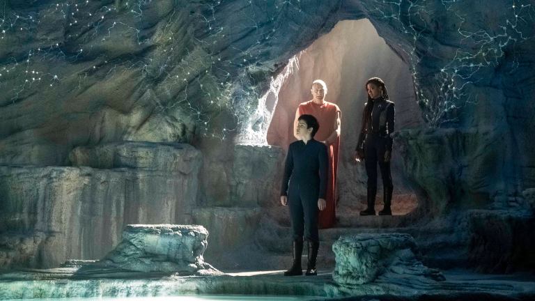 Adira and Michael Enter the Caves of Mak'ala in Star Trek: Discovery