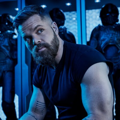 Wes Chatham as Amos Burton in The Expanse