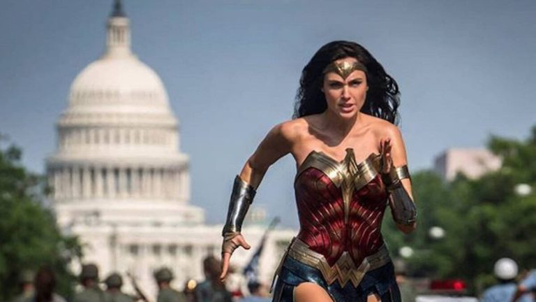 Gal Gadot Runs With the White House in the Background in Wonder Woman 1984