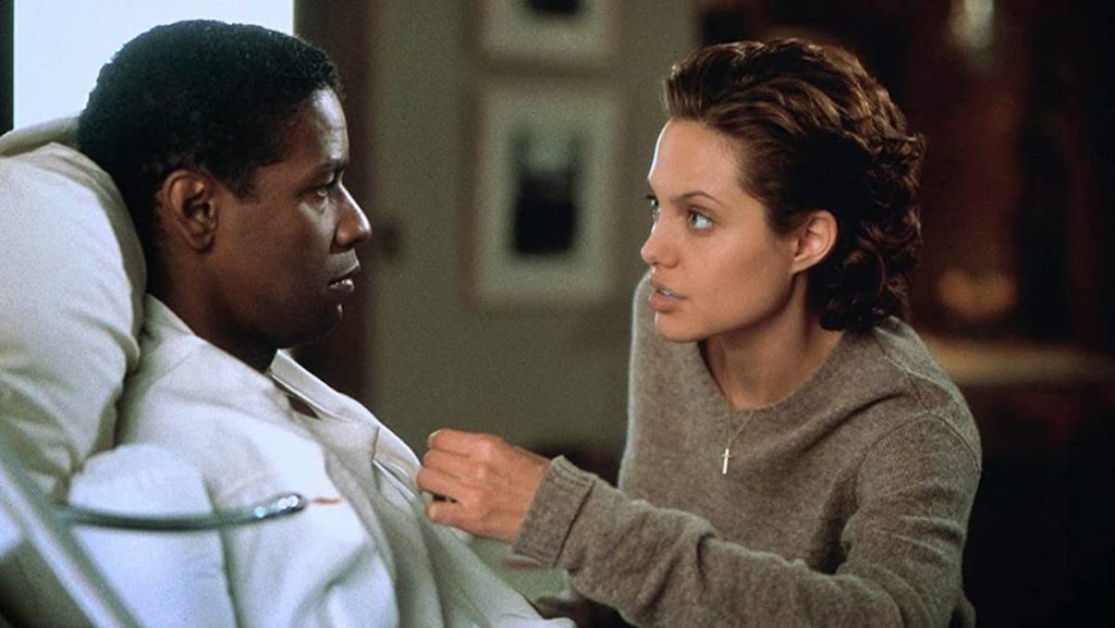 Denzel Washington and Angelina Jolie in The Bone Collector