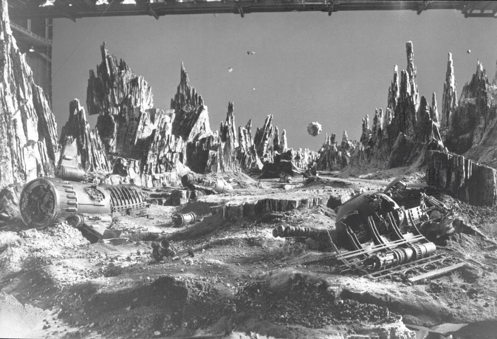 A Black And White Behind The Scenes Image From Flash Gordon