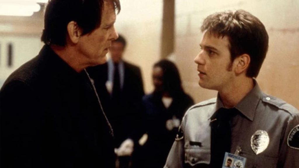 Nick nolte and Ewan McGregor in Nightwatch