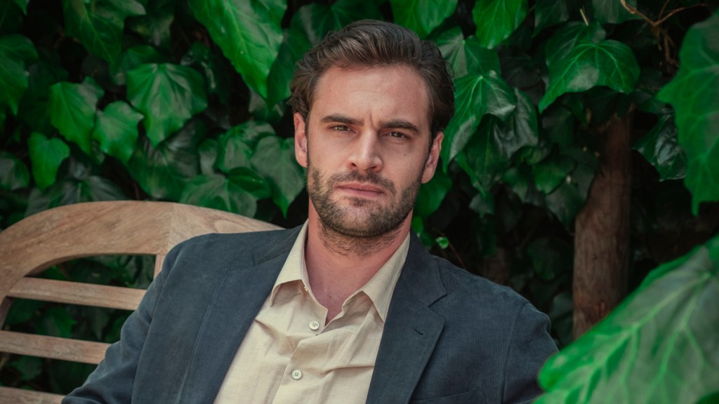 Behind Her Eyes Netflix Tom Bateman as David