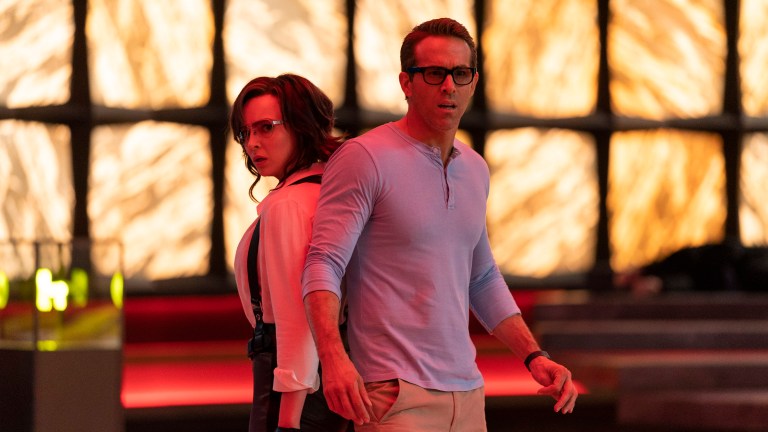 Jodie Comer and Ryan Reynolds in Free Guy