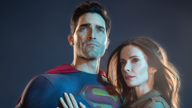 Tyler Hoechlin as Superman and Elizabeth Tulloch as Lois Lane on Superman & Lois
