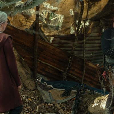 Daryl (Norman Reedus) y Carol (Melissa McBride) en The Walking Dead