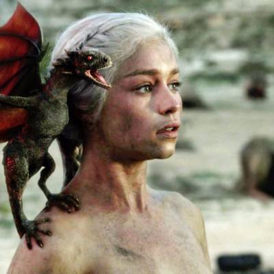 Drogon on Daenerys' shoulder in Game of Thrones Season 1