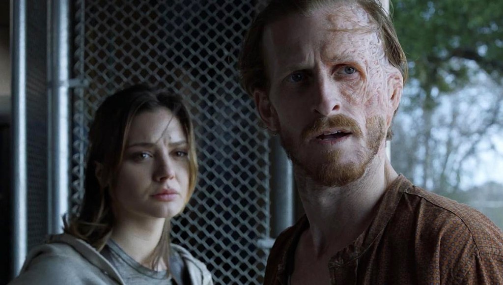 Christina Evangelista as Sherry, Austin Amelio as Dwight on Fear the Walking Dead.