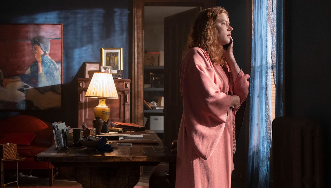 The Woman in the Window Review: Netflix’s Hitchcock-lite Is a Couple of