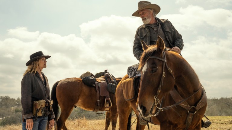 June (Jenna Elfman) and John Dorie Sr. (Keith Carradine) in Fear the Walking Dead season 6 finale