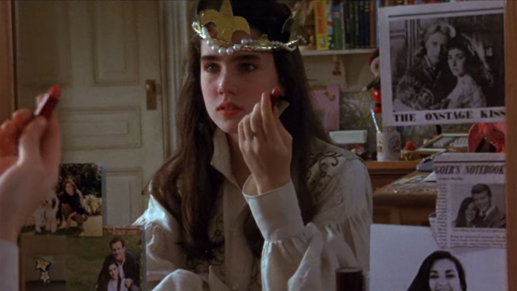 Jennifer Connelly in Labyrinth (1986) Sarah's mirror screengrab