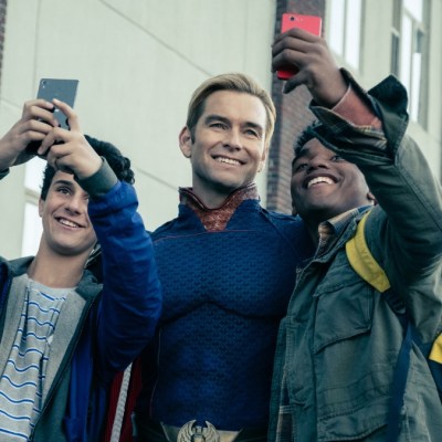 Homelander (Antony Starr) with some fans in The Boys season 1