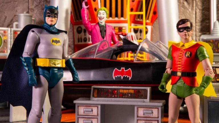 McFarlane DC RETRO Batcave Playset 15 Cm – Batman 66 | Set Giocattolo Con Batcomputer E Batpole